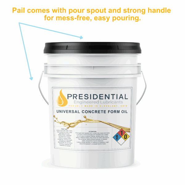 Image describing the pour spout and strong handle for mess-free, easy pouring